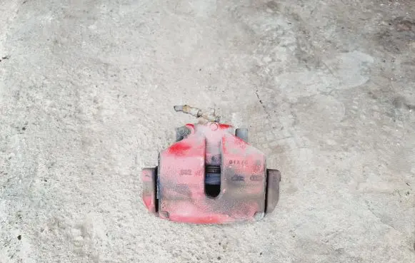 Volkswagen Golf V Front brake caliper 582 0176
