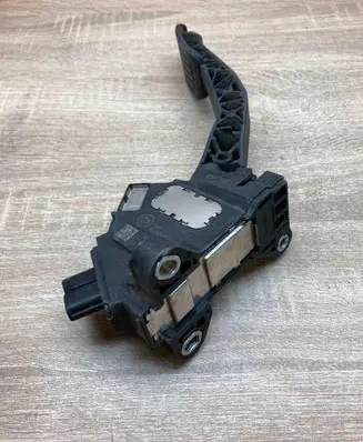 Toyota Yaris Accelerator throttle pedal 781100D030 LHD