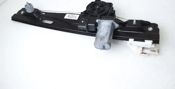 Rear door manual window regulator
