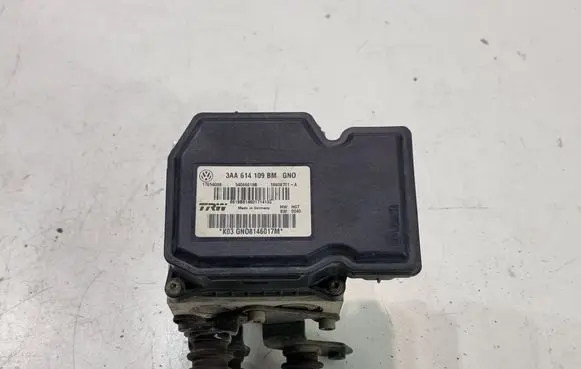 Volkswagen PASSAT B7 ABS Pump 3AA614109BM 17654088 54086619B