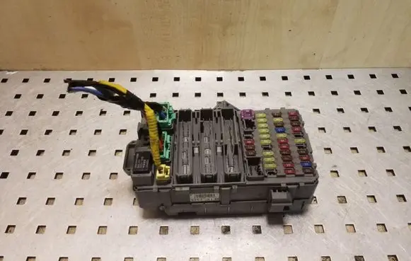 Honda CR-V Fuse module 52575LM A000011 38200SWA