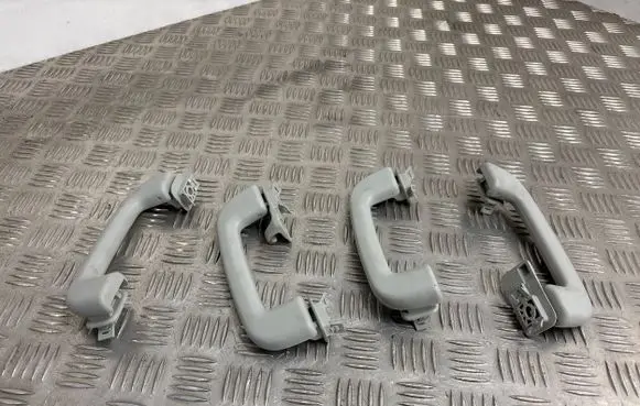 Land Rover Discovery Sport A set of handles for the ceiling 