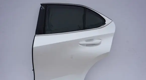 Lexus UX Rear door 