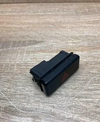 BMW 5 E39 Hazard light switch 8350947