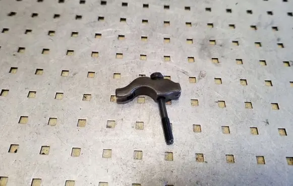 Opel Zafira B Fuel Injector clamp holder