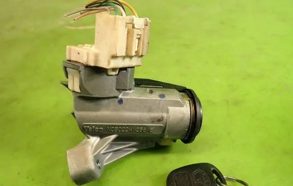 Toyota Yaris Ignition lock