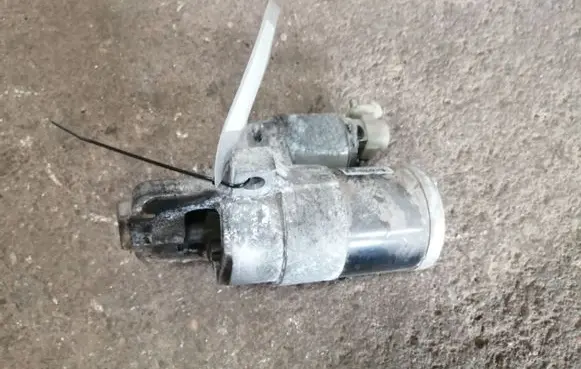 Mazda 6 Starter motor M000T32871
