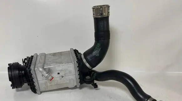 BMW X6 G06 Intercooler radiator 8660689 8482005 8664925