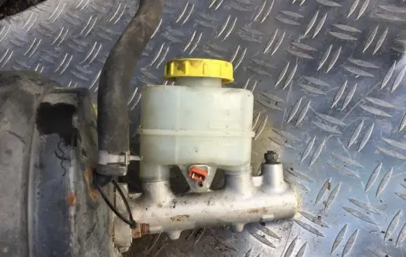 Nissan Almera Master brake cylinder