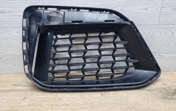 BMW 5 G30 G31 Front bumper lower grill 8098670 15067010