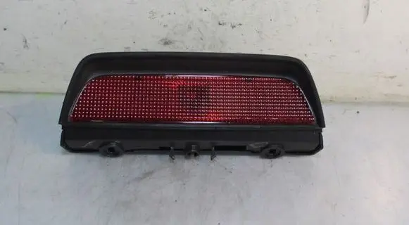 Third/center stoplight