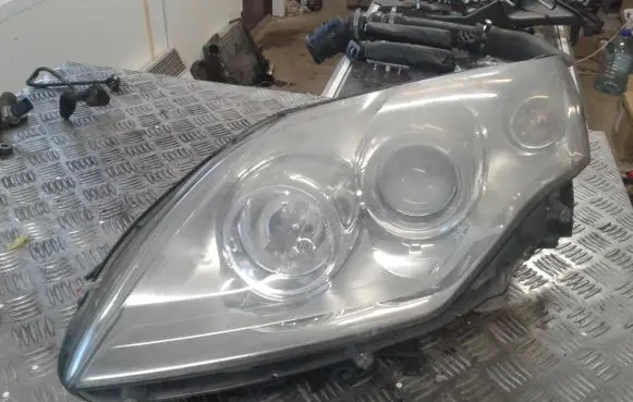 Renault Laguna III Headlight/headlamp 26060003R