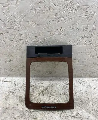 Jeep Grand Cherokee (WK) Gear shifter surround trim plastic 68271F