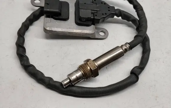 Mercedes-Benz C W205 Lambda probe sensor A0009058511 0009058511
