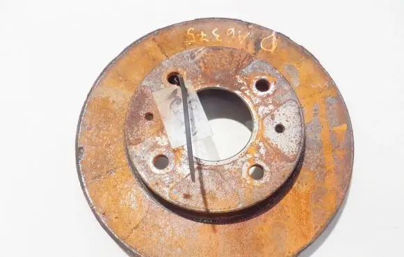 Mitsubishi Carisma Front brake disc ventiliuojamas