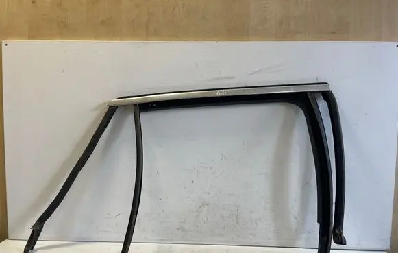 Volkswagen T-Roc Rubber seal rear door window/glass 2GA839432