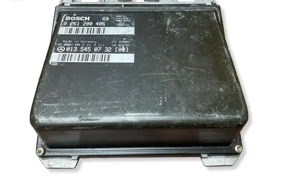 Mercedes-Benz E W124 Engine control unit/module ECU 0135450732 0261200406