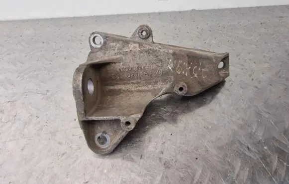 Audi A6 S6 C5 4B Gearbox mounting bracket 8D0399114AJ