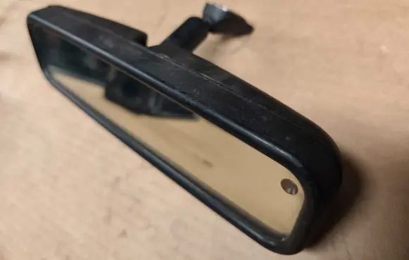 Rear view mirror (interior)