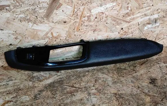 Chevrolet Orlando Rear door handle trim 95982047 20933566