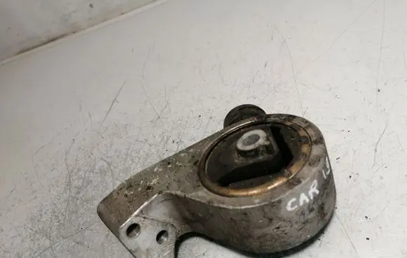 Mitsubishi Carisma Engine mount bracket 4618076