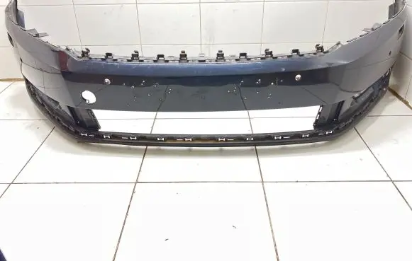 Volkswagen PASSAT B7 Front bumper 3AA807221