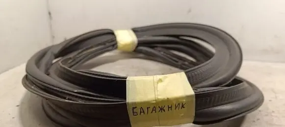 Jaguar XE Trunk rubber seal (body)
