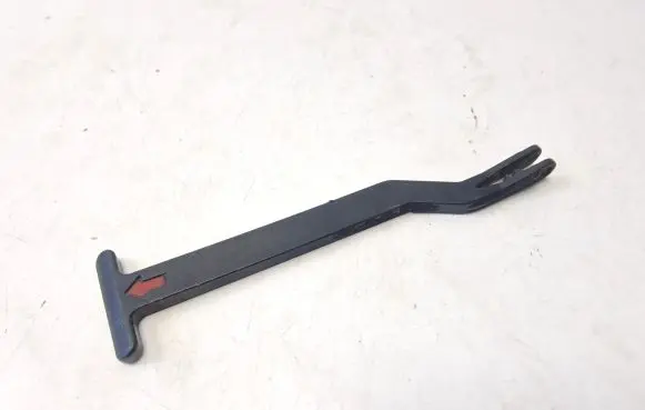 Volkswagen PASSAT B5 Engine bonnet (hood) release handle 3B0823593D