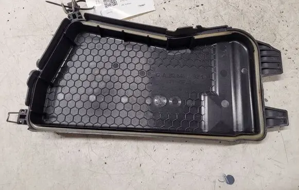 Mercedes-Benz E W212 Fuse box cover A2125400382