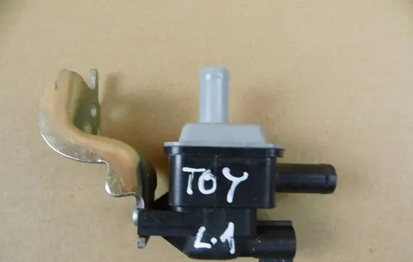Toyota Corolla E210 E21 Vacuum valve 9091012279