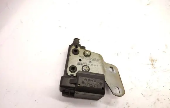BMW 3 E46 Vent window/glass motor 51358238744 8238744