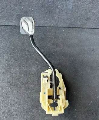 BMW M3 F80 Brake pedal 2284635 678711 35002284635