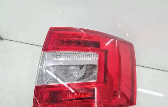 Skoda Octavia Mk3 (5E) Rear/tail lights 5E9945096B