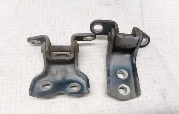Toyota Avensis T250 Front door hinge set 