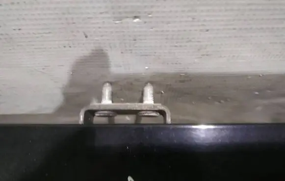 KIA Sorento Tailgate/trunk/boot hinge 