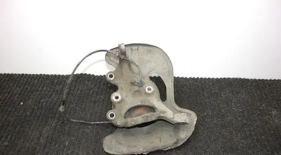 Mercedes-Benz C W204 Front wheel hub 20401 A20401