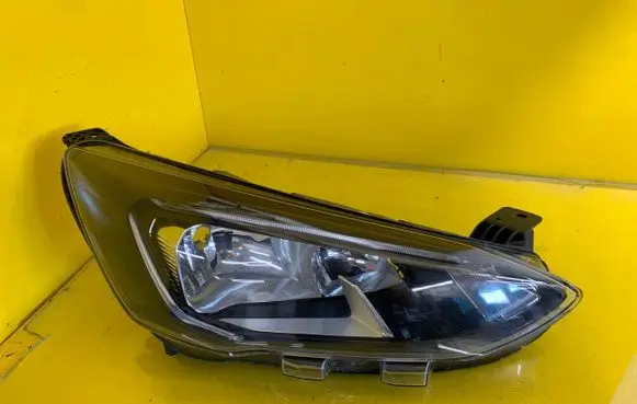 Ford Focus Headlight/headlamp MX7B-13E014-CC