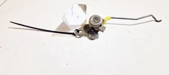 Toyota Yaris Front door lock (next to the handle) 