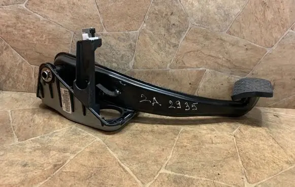 Mercedes-Benz GLE (W166 - C292) Brake pedal A1662900001
