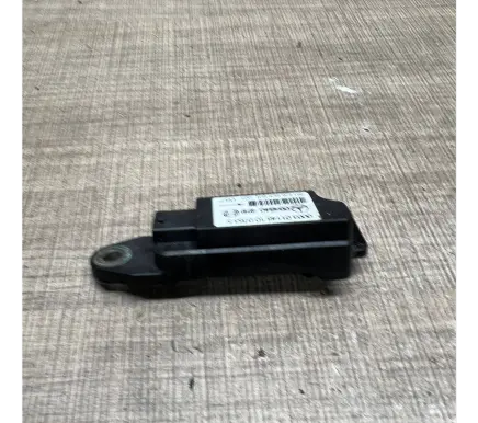 Mercedes-Benz C W204 Airbag deployment crash/impact sensor 0018204426 003840 000301141007635