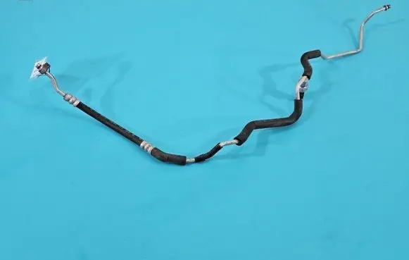 Air conditioning (A/C) pipe/hose