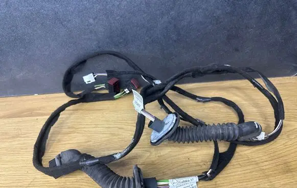 Opel Vivaro Front door wiring loom 93852474