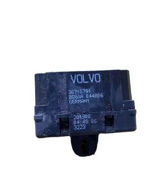 Volvo XC90 Seat heating relay 30710791