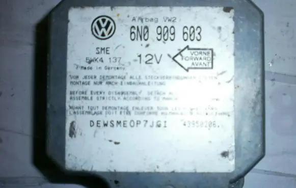 Volkswagen Golf III Airbag control unit/module 6N0909603 5WK4137VW2