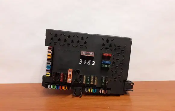 Mercedes-Benz S W221 Fuse box set A2215450801 08022140