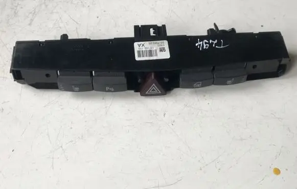 Opel Zafira B Hazard light switch 13100110