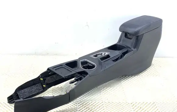 Toyota RAV 4 (XA40) Center console 