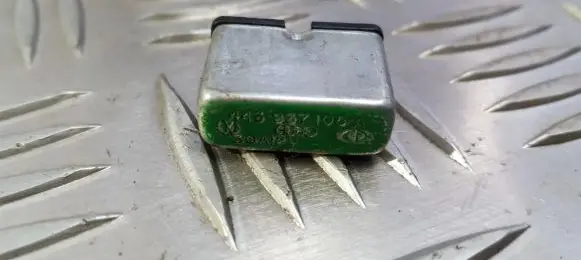 Volkswagen Golf IV Other relay 443937105a