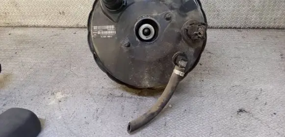 Volvo V70 Brake booster P30714320