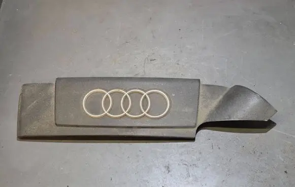 Audi A8 S8 D3 4E Engine cover (trim) 077103926A